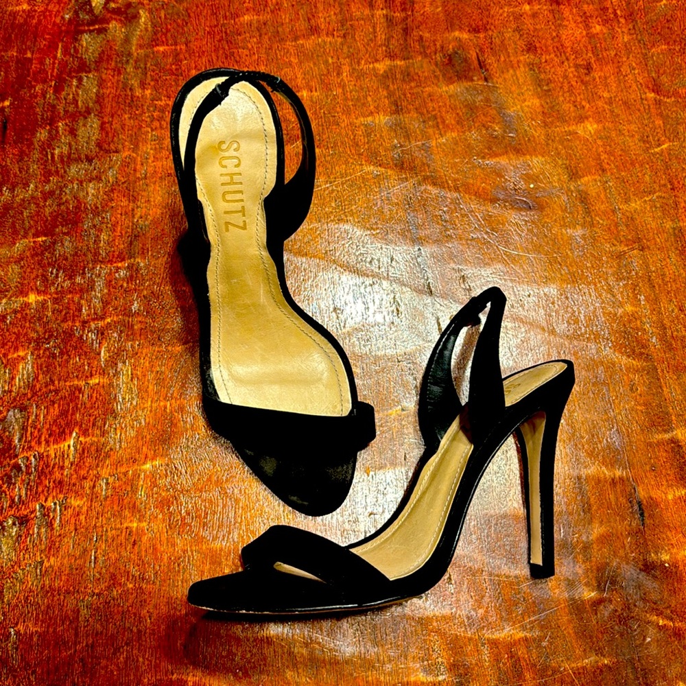 SCHUTZ Luriane 6.5 black slingback